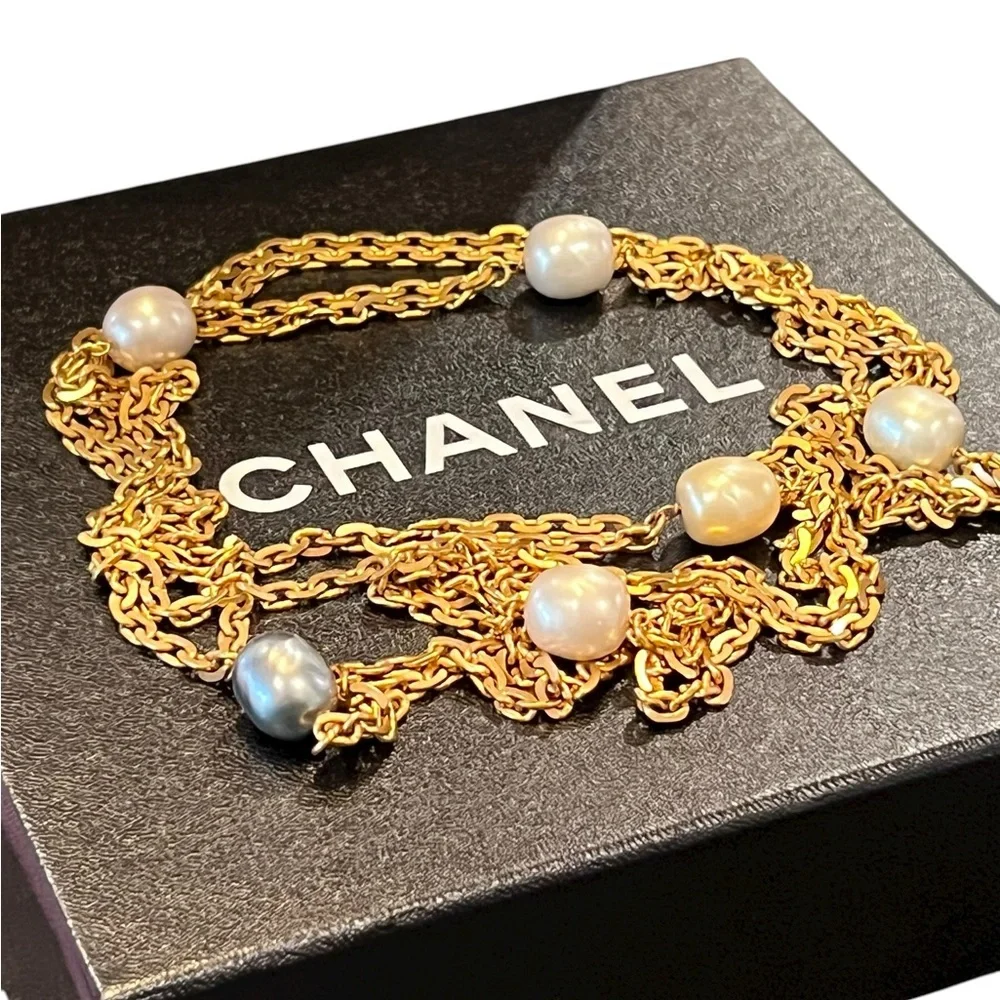 Vintage Rare 1990s Chanel Baroque Pearl Necklace - Picture 4 of 8
